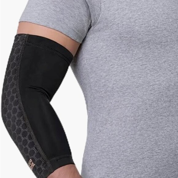 Copper Fit Freedom Elbow Compression Sleeve Size M Black 00788 - Picture 1 of 4